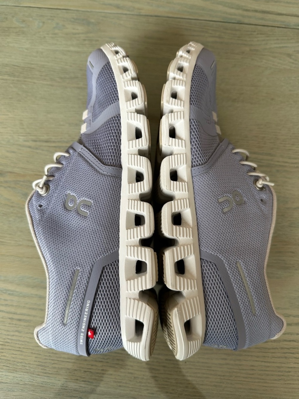 On Running Lavender/White Women's Sneakers Cloud 6 size 9 - Picture 2 of 11